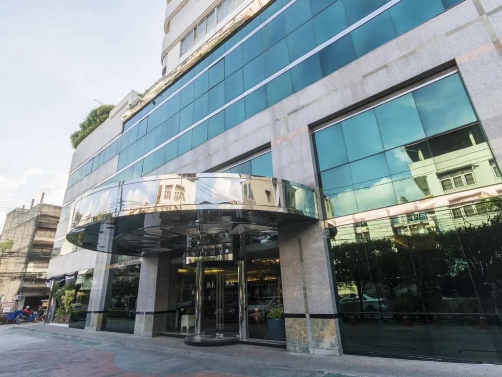 BU Place Hotel - photo 1