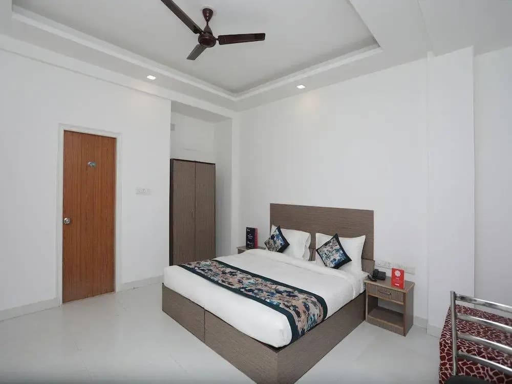 Hotel Gaurav Continental - photo 4