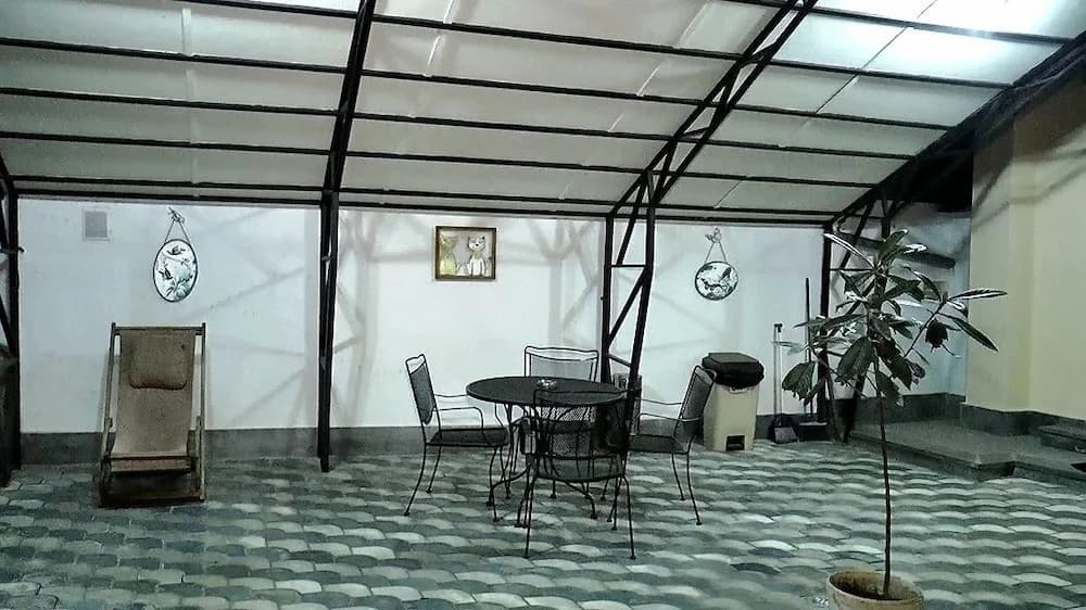 Villa Courtyard - photo 2