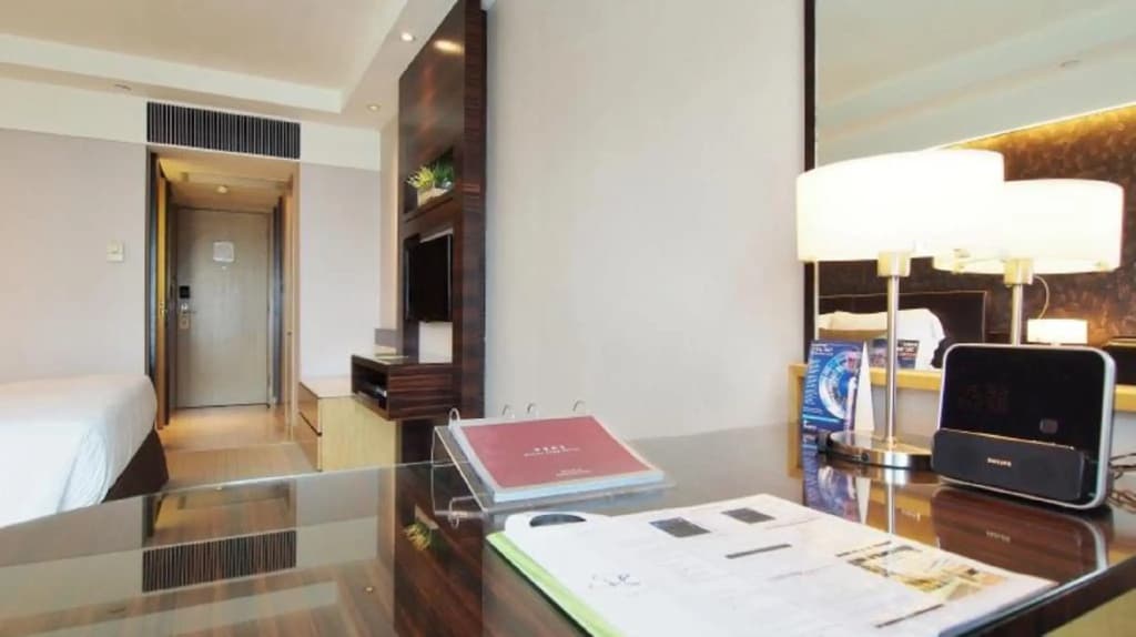 Royal Park Hotel - photo 6
