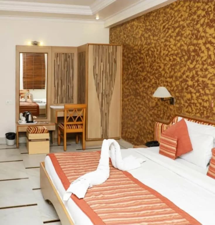 Hotel Singh International - photo 40