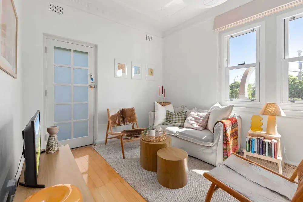 Charming 1-bed Apartment in Neutral Bay - photo 7