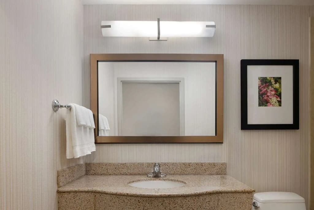 Hilton Garden Inn Queens/JFK Airport - photo 39