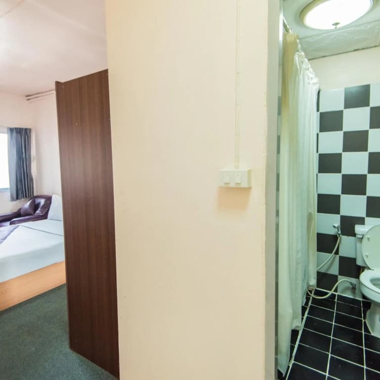 King Royal II Hotel - photo 9