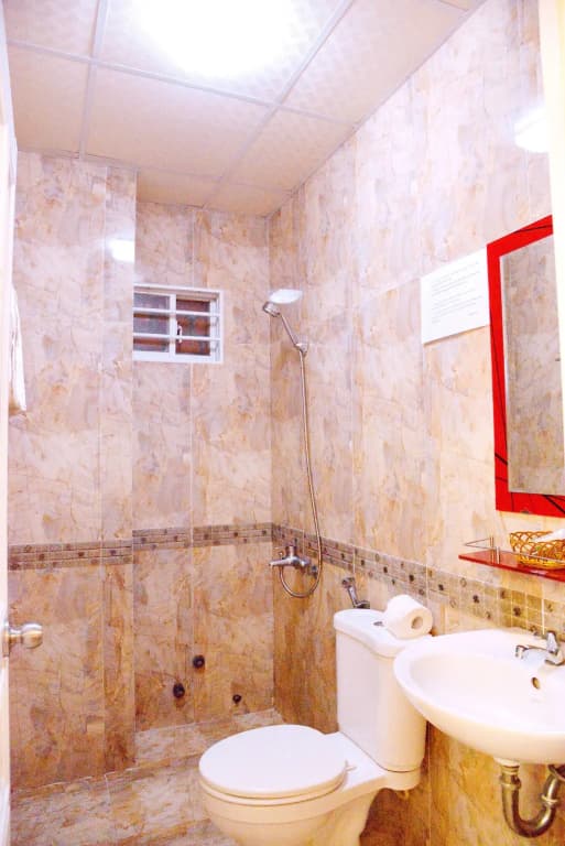 CR Hotel - photo 10