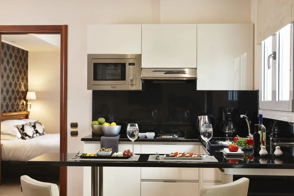 AVA Hotel & Suites - photo 20