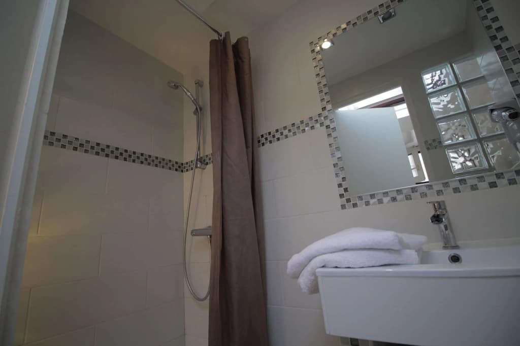 Modern's Hotel - photo 6