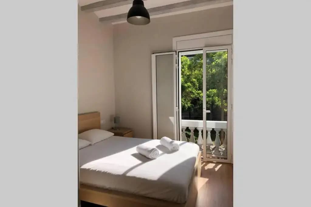 2 Bedroom Apartment Sants - photo 4