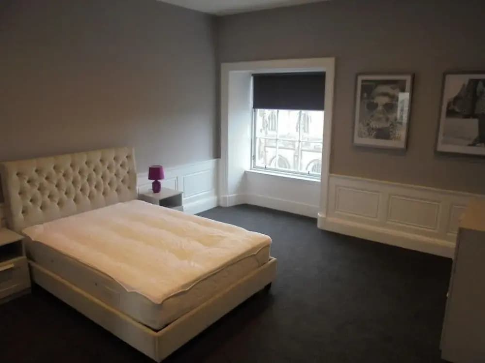 York Place Oasis 3 Bed - photo 9