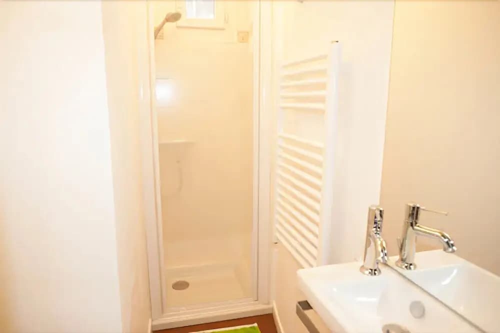 Apartment - 2 Bedrooms - photo 7