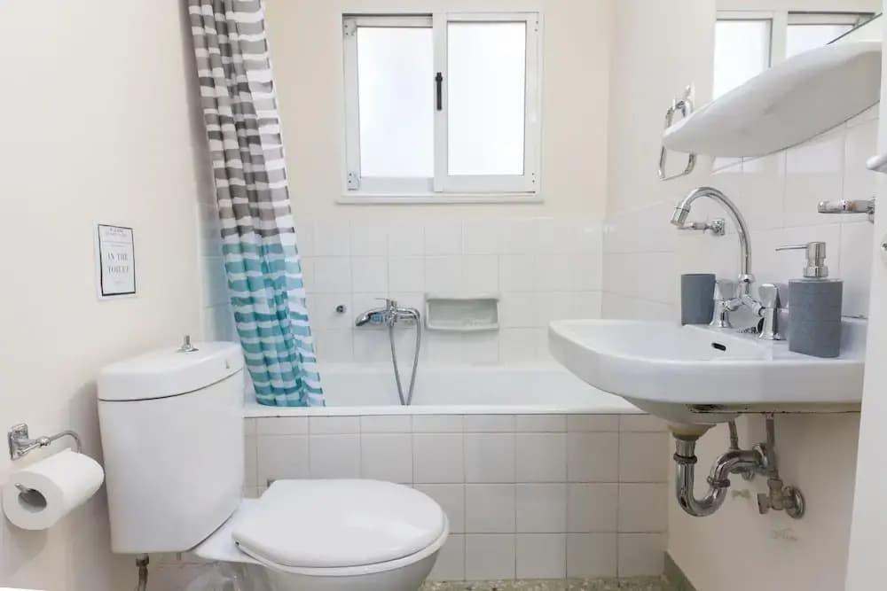 Athens Central Explorer Nest 1 Bd Apt - photo 8