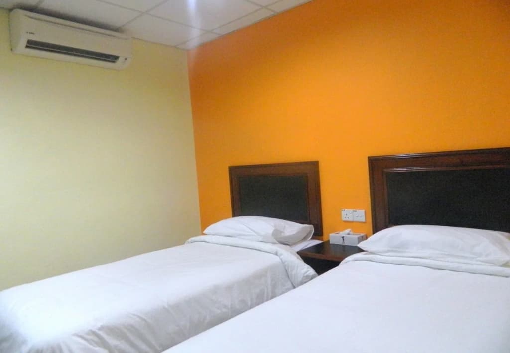 Embassy Hotel - photo 7