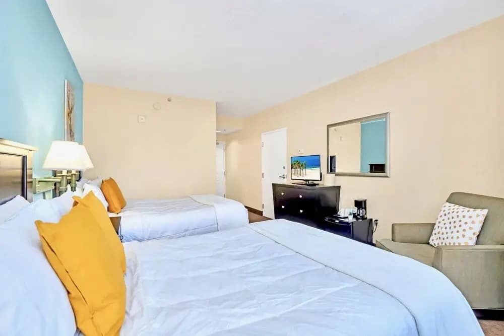 1BR Suite With Two Queens Pool and Hot Tub - photo 6