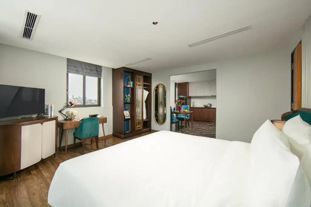 May De Ville Lakeside Hotel - photo 46
