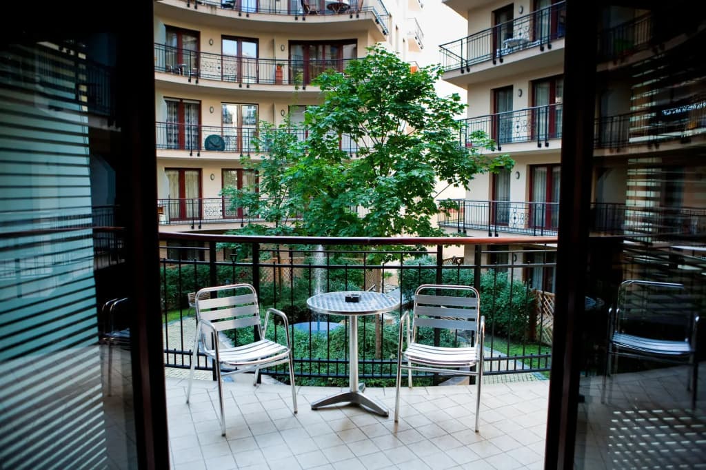 Town Hall Apartments - photo 18
