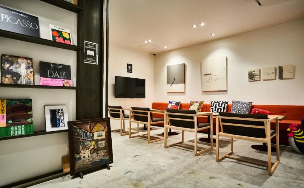 Catalyst Art Hotel - photo 10