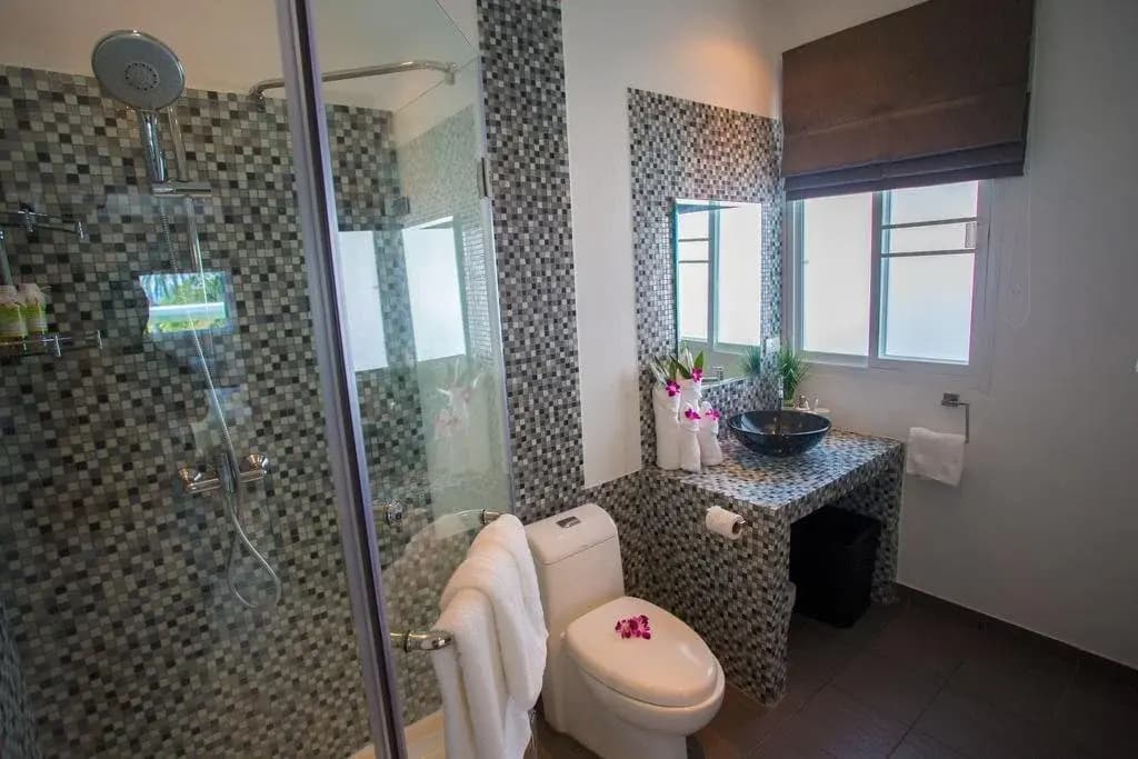 Blissful Tropical Stay at SeaLaVie Villa - photo 8