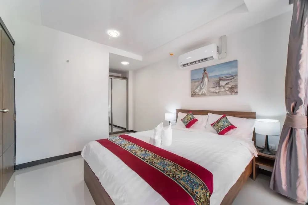 Naiharn Sea Apartment - photo 30