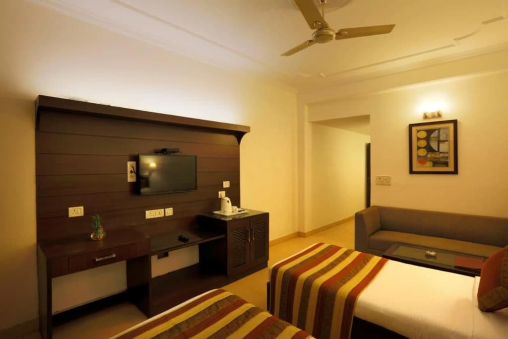 Hotel La Sapphire - photo 4