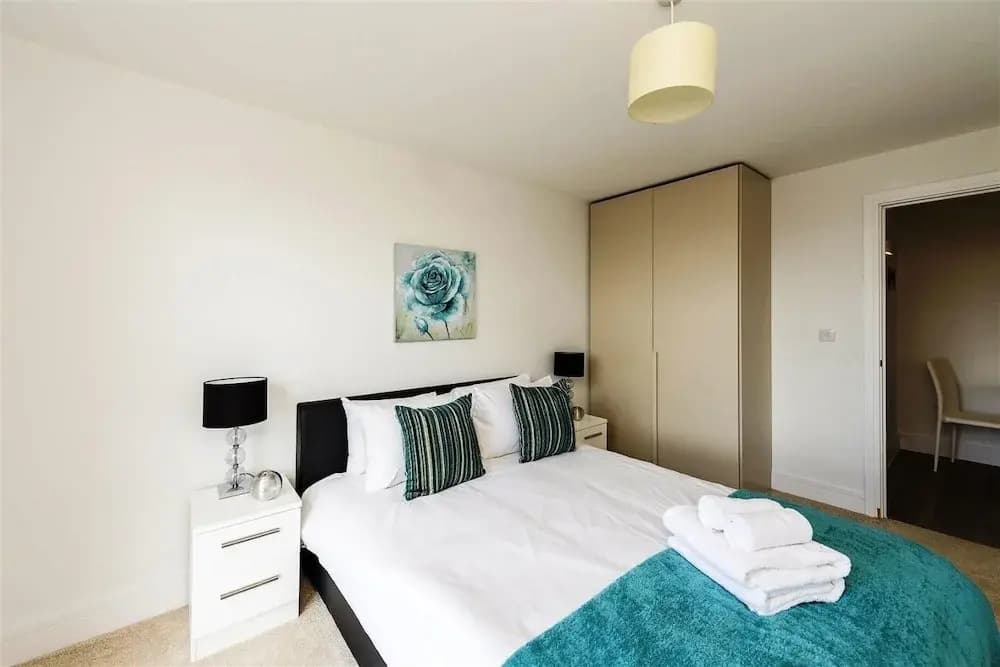Edgware Apartments - photo 2