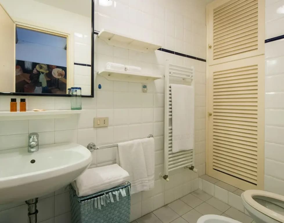 The Artist's Shelter - photo 6