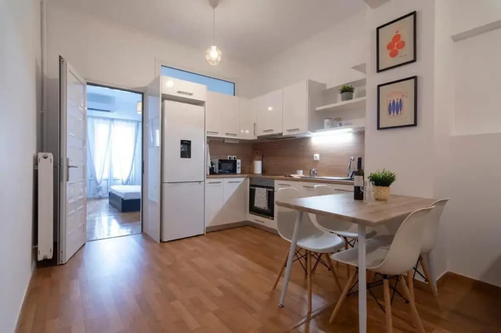 Modern 2BD apt in Athens , 3-min metro - photo 9
