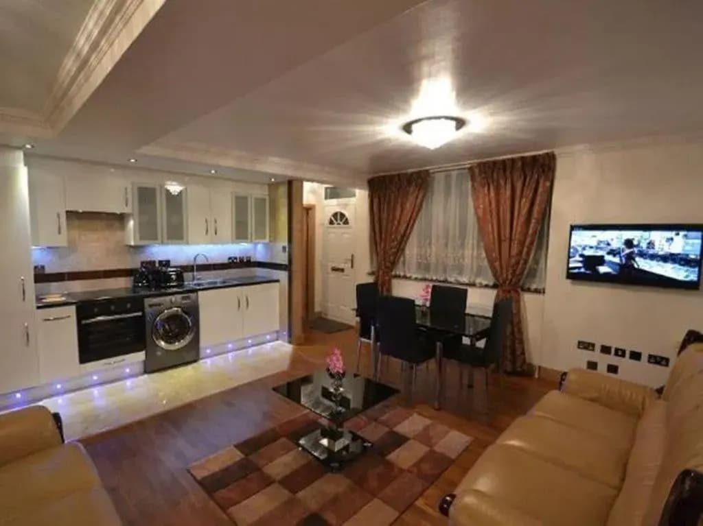 Hyde Park Suites - Apartments - photo 5