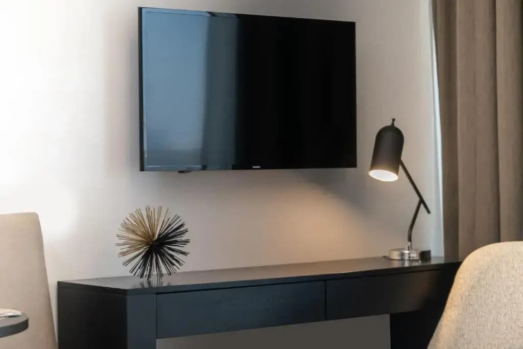 HiGuests - Elegant Studio with Pool and Private Balcony - main photo
