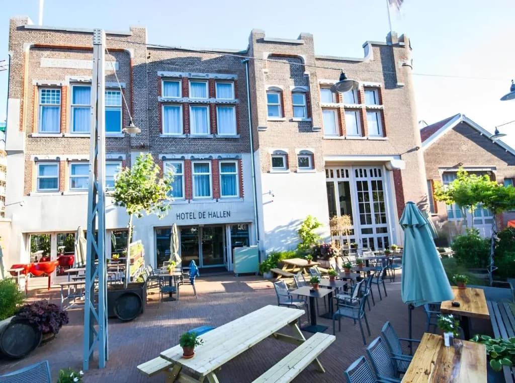 Hotel De Hallen - photo 39