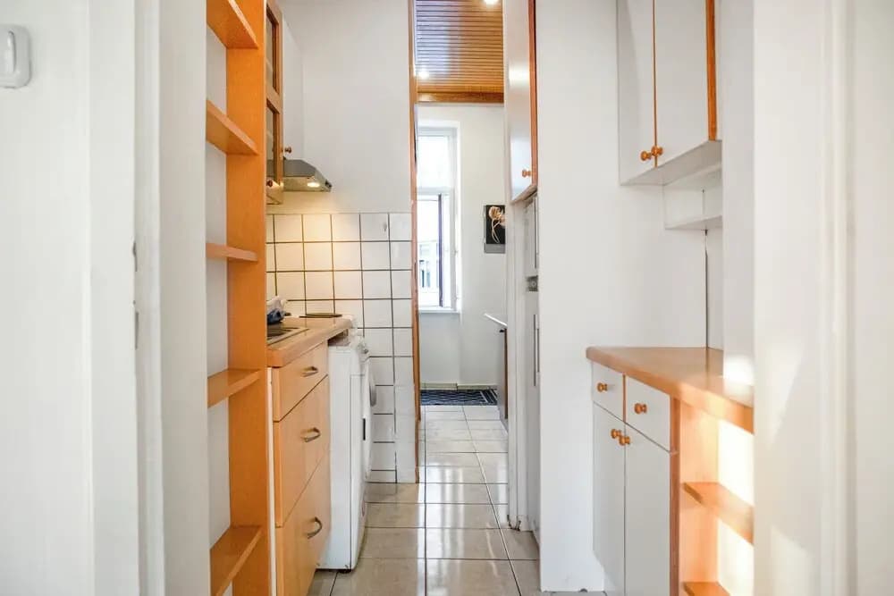 Affordable 2BR Apt Near Danube - photo 6