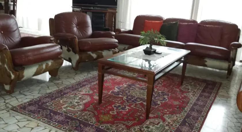 Queen Apartments - photo 3