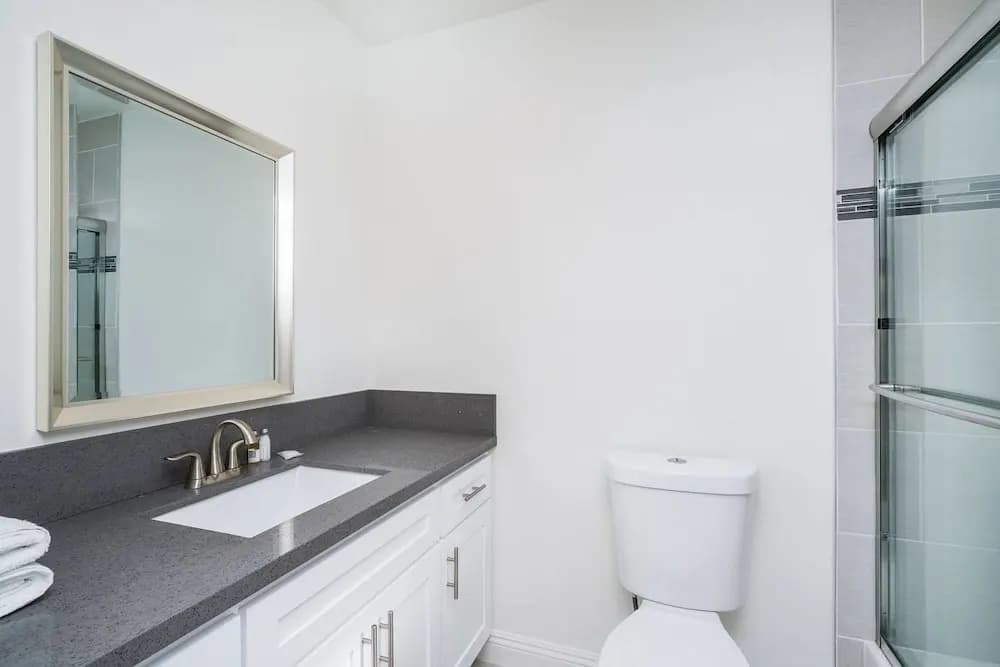 Brand NEW Modern Luxury 3bdr Townhome In Silver Lake - photo 7