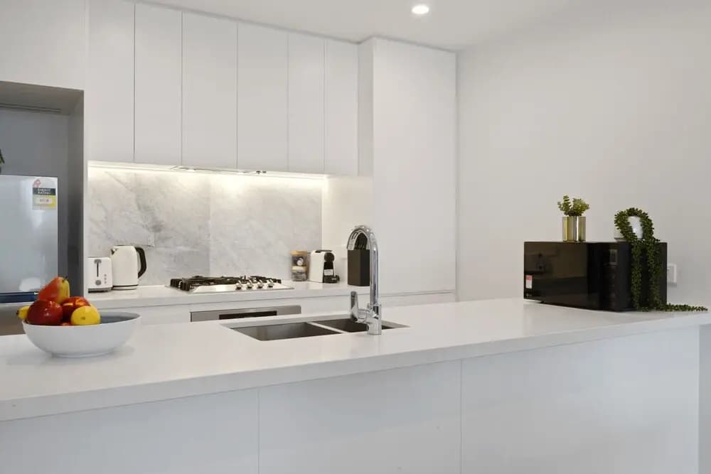 Brand New Ultra Luxe Apt Next To Central CBD - photo 13