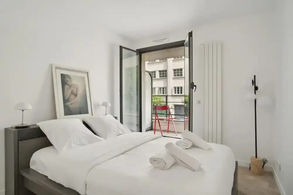 Elegant New Apartment With Balcony in the 16th - M - photo 1