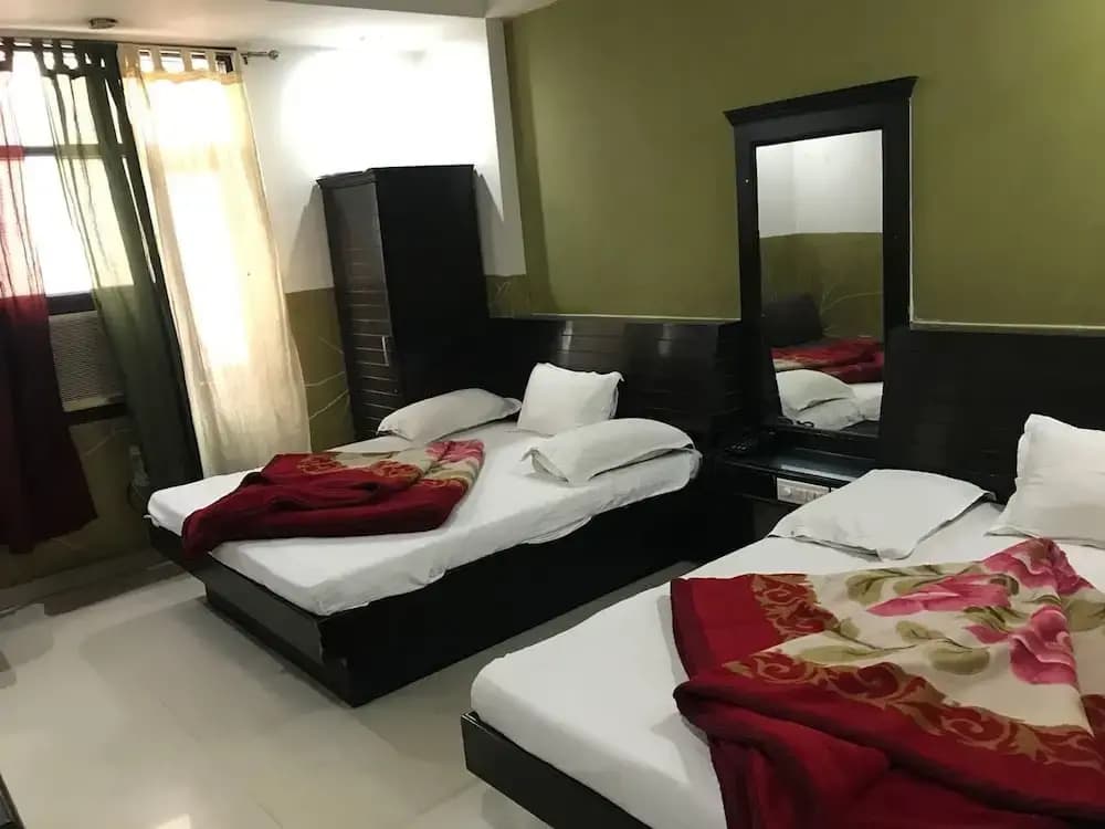 Hotel Dwarkadhish Intercontinental - photo 4