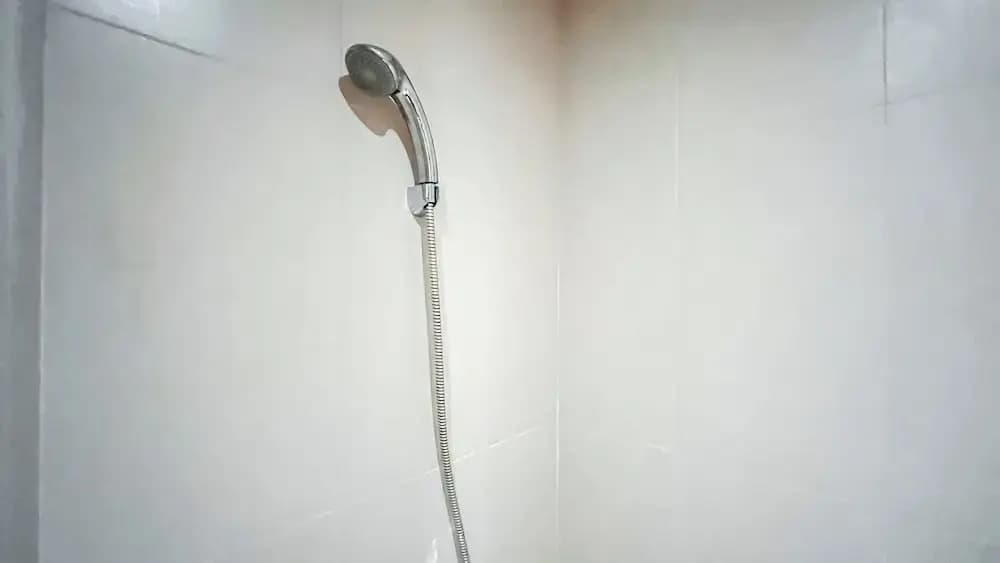 Good Place Studio Apartment Elpis Residence - photo 8
