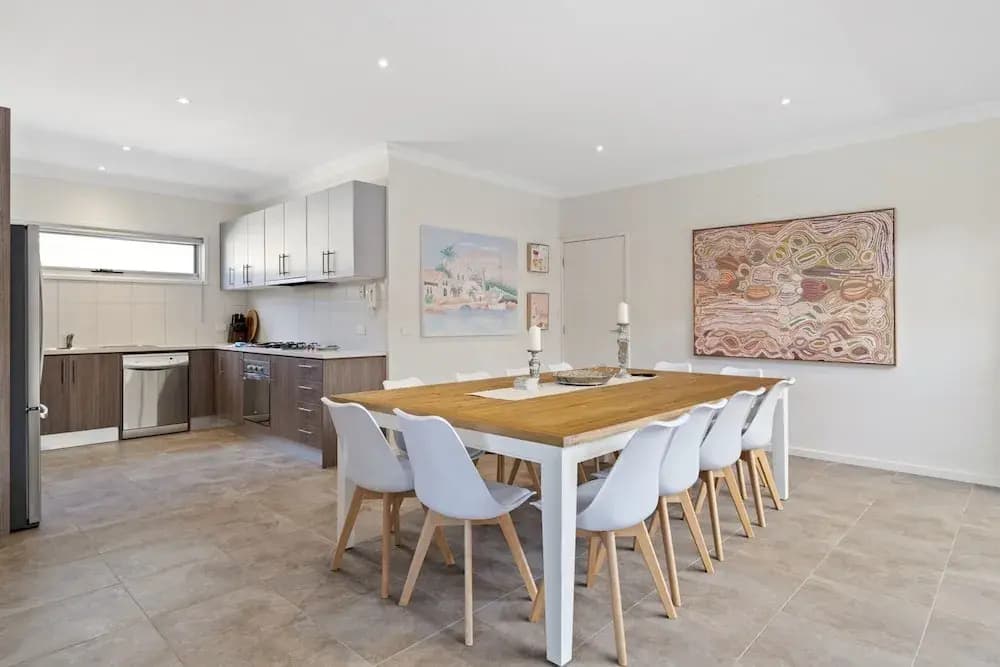 Seaside 3-bed Home, Direct Beach Access - photo 7