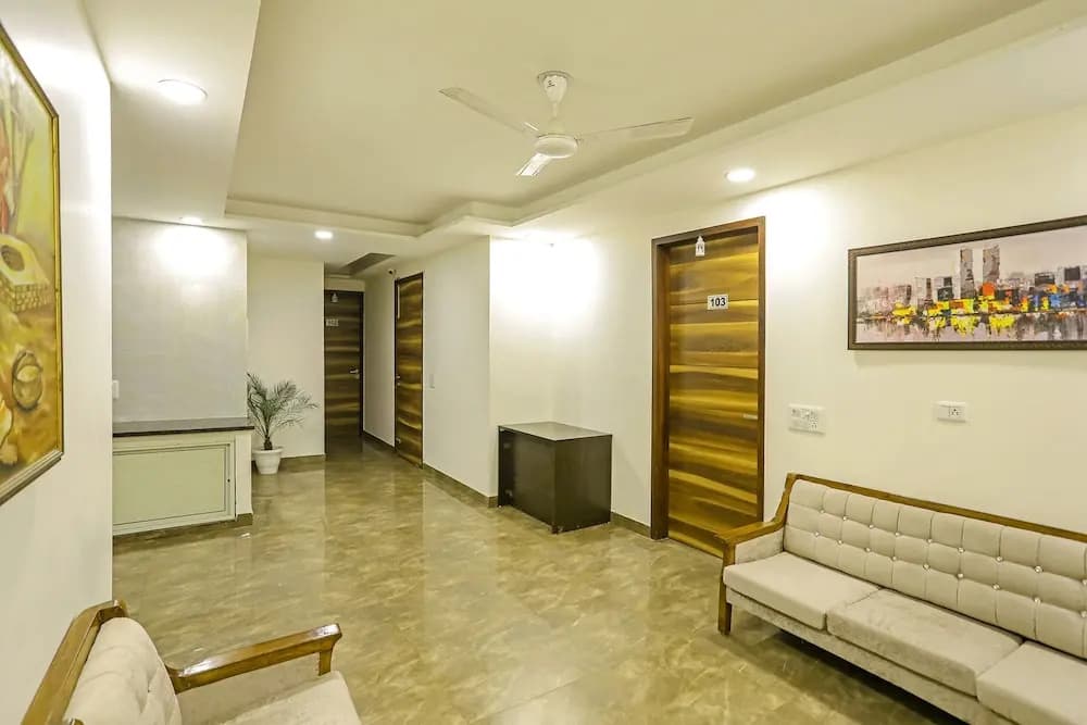 Fabhotel White House Bnb - photo 12