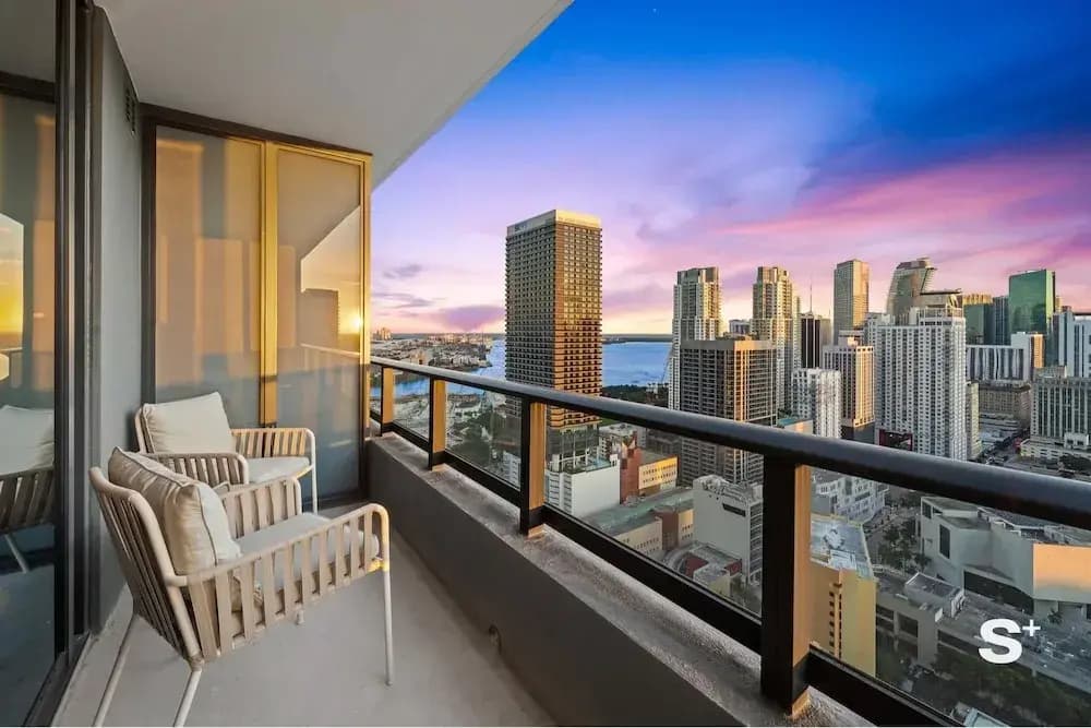 Miami Luxury Studio With City View - photo 6