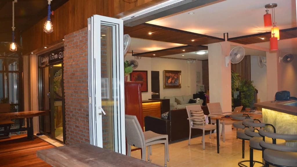 Living Room Guesthouse - photo 13