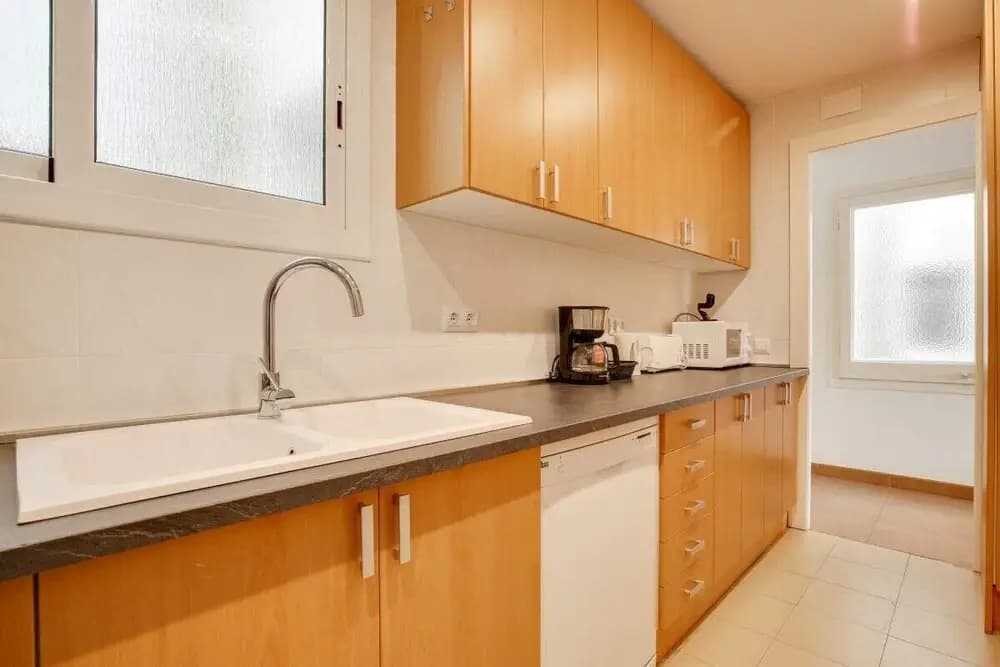 Cosy & Modern 4bdr in Central Eixample - photo 16