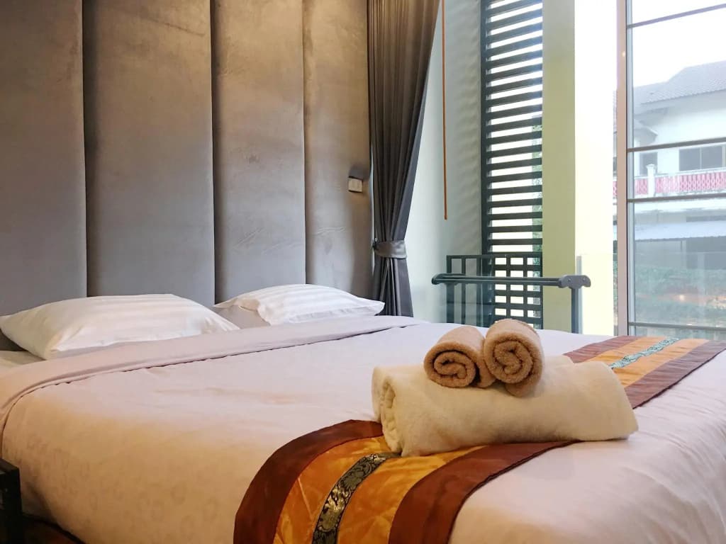 Egg Colony Hotel - photo 2
