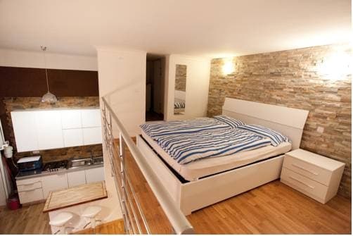 10 House - photo 4