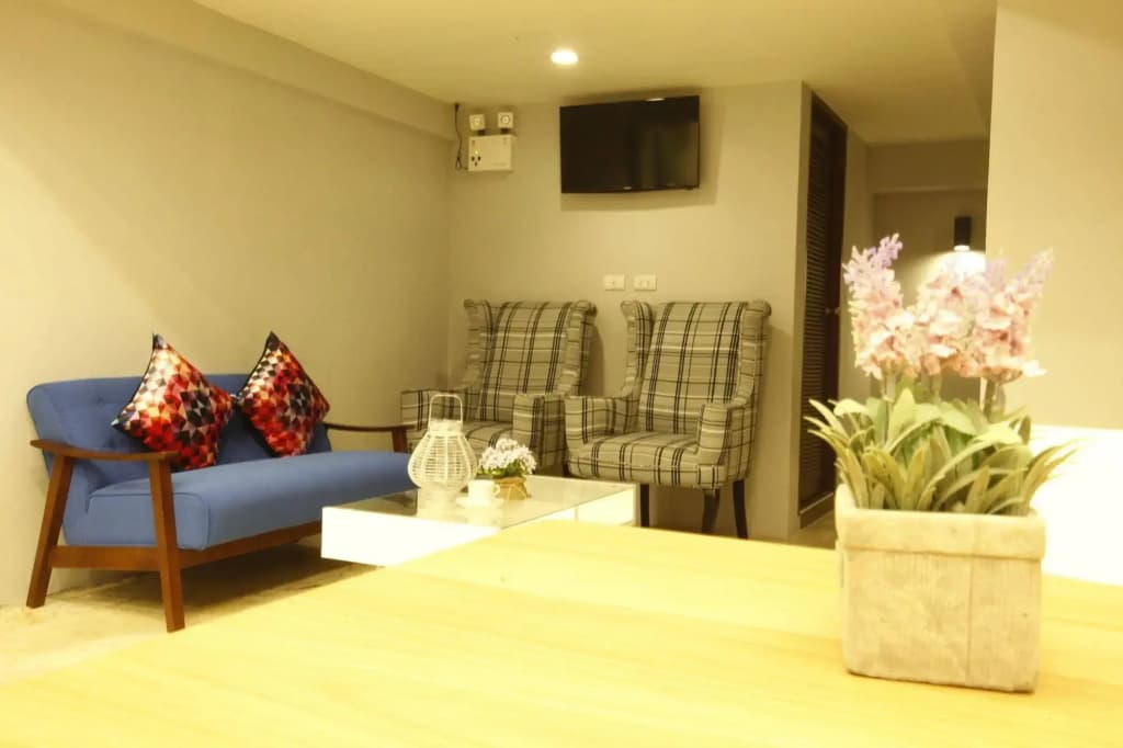 OYO 501 At Night Hostel - photo 12