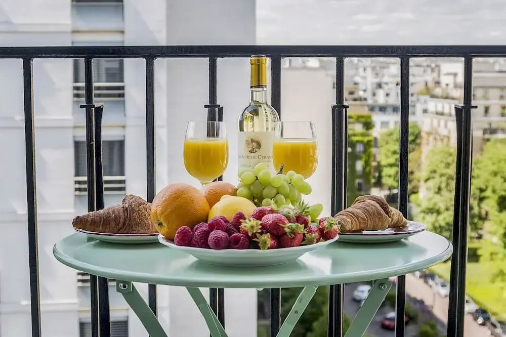 EUROPEA Eiffel Tower View Residence - photo 12