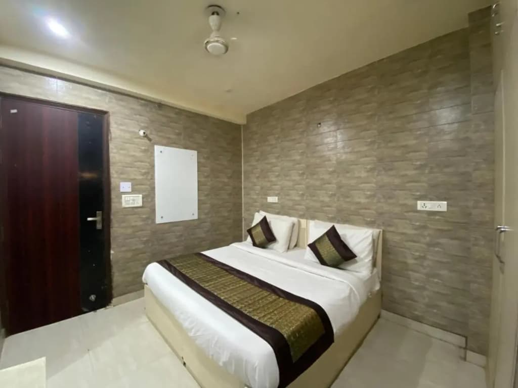 Hotel Red Chilly - photo 15