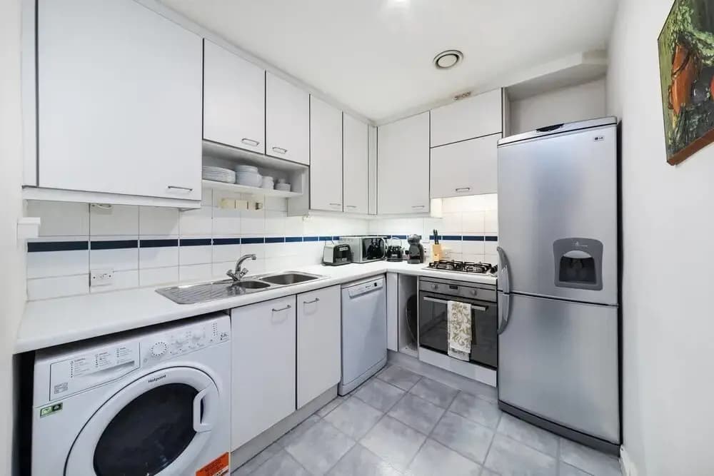 Luxury Private Apartment in Kensington - photo 13