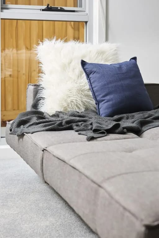 Spacious and Bright 1 Bedroom Apartment - photo 4