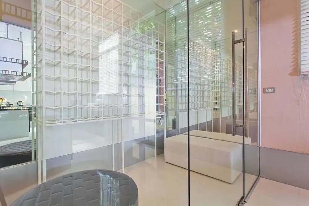 Jomtien Waree 9 with 6 bedrooms - photo 5