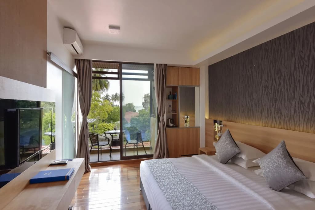 Arena Beach Hotel - photo 3